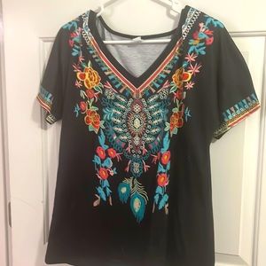 Polyester PRINTED top. Made to look embroidered. - Sml
